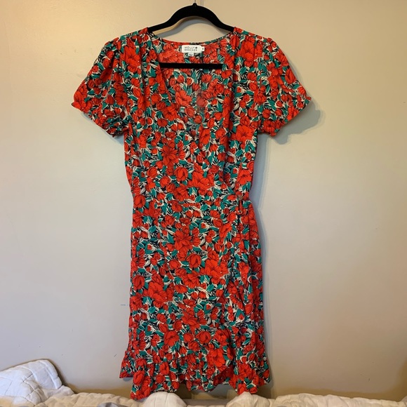 Molly Bracken Printed Wrap Dress - Picture 3 of 7